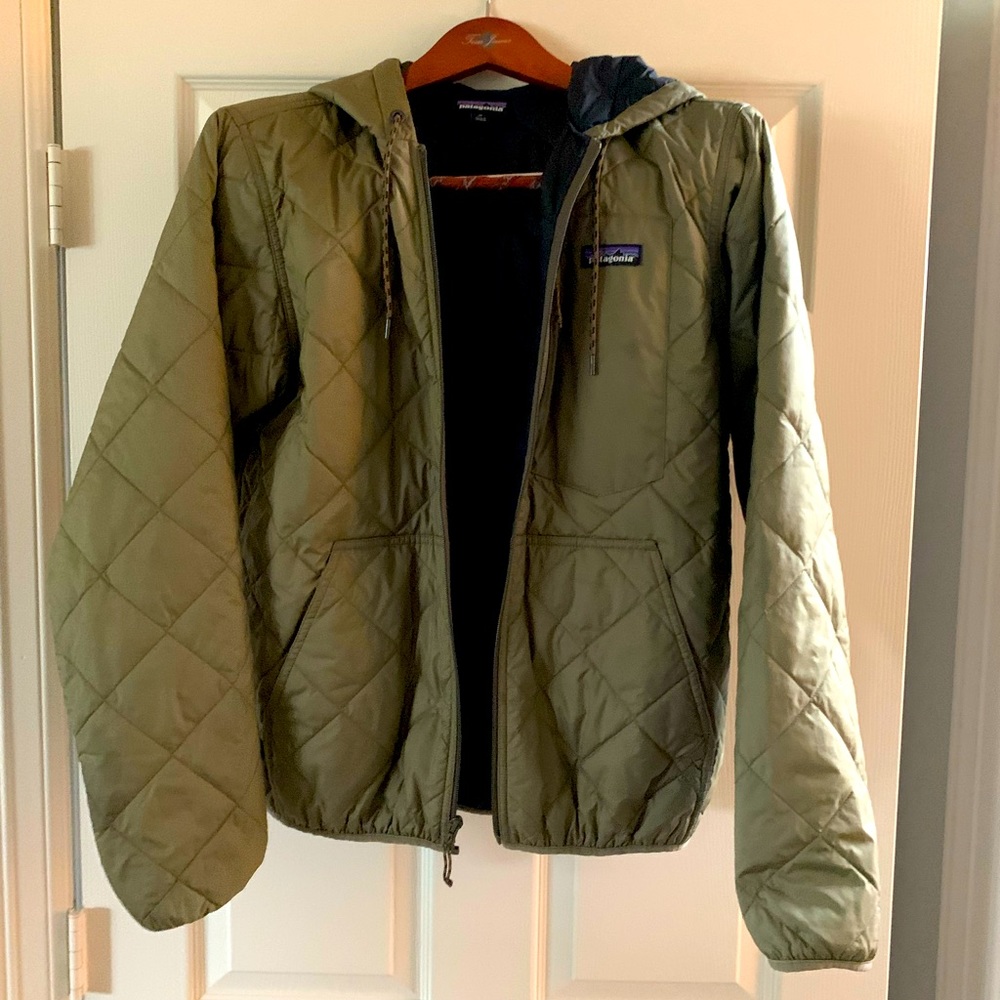 Men’s Patagonia hooded jacket size medium